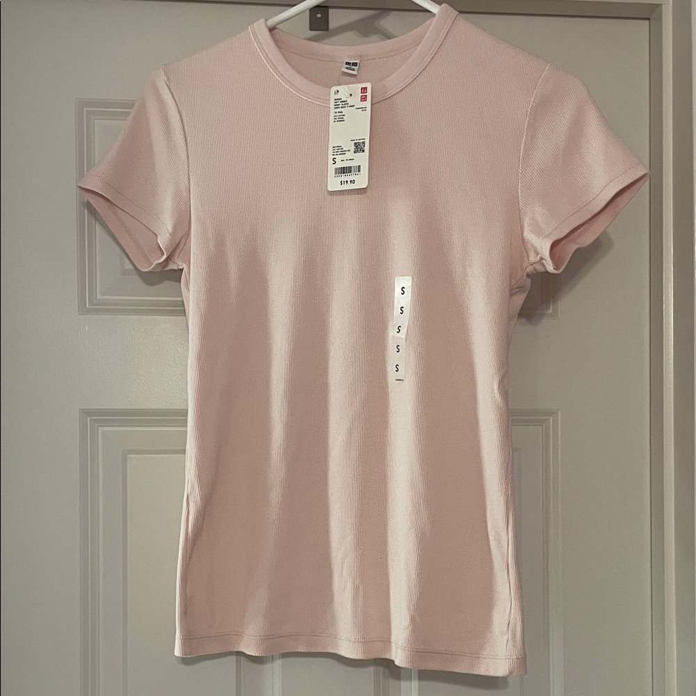 [NWT] Uniqlo Baby Pink Short Sleeve Ribbed T-shirt